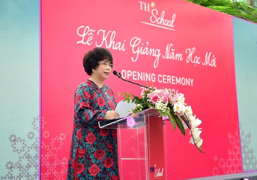 Festive Opening Ceremony at TH School Chua Boc