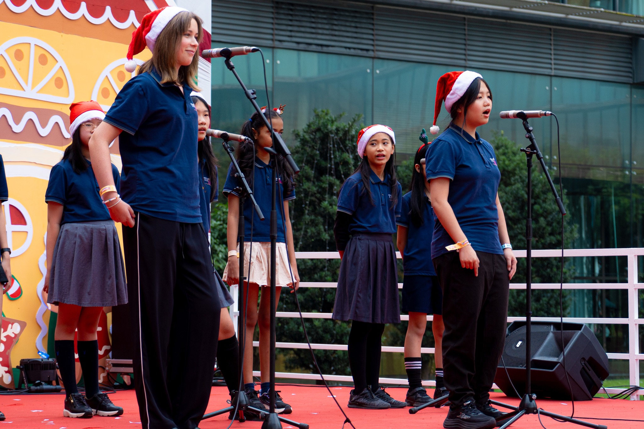 TH School Đón Chào Mùa Giáng Sinh Tại Khách Sạn JW MARRIOTT