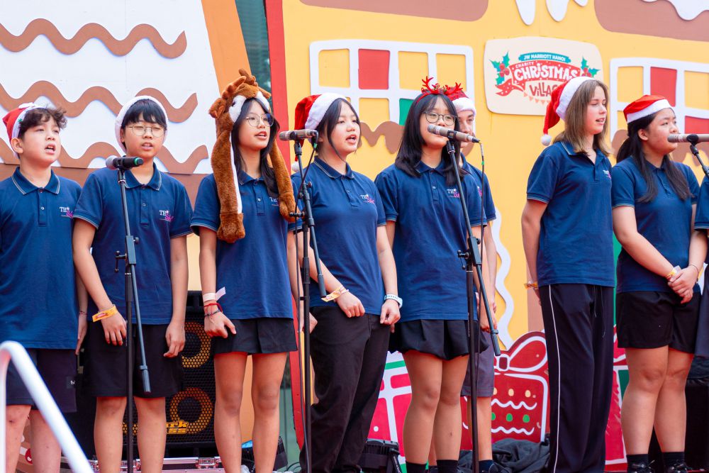 TH School Welcomes The Christmas Season at JW MARRIOTT Hotel