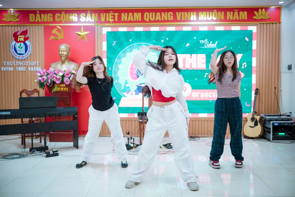 Kickoff Of The Winter Concert At TH School Vinh